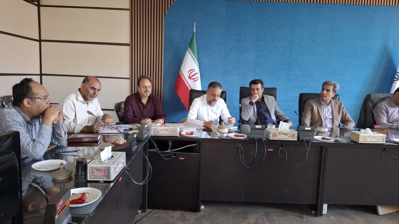 جهاد کشاورزی تفت با راهبرد «توسعه پایدار و امنیت غذایی» گام برمی‌دارد/ از ساماندهی بازارچه «مزرعه تا سفره» تا احیای ۵۰ رشته قنات