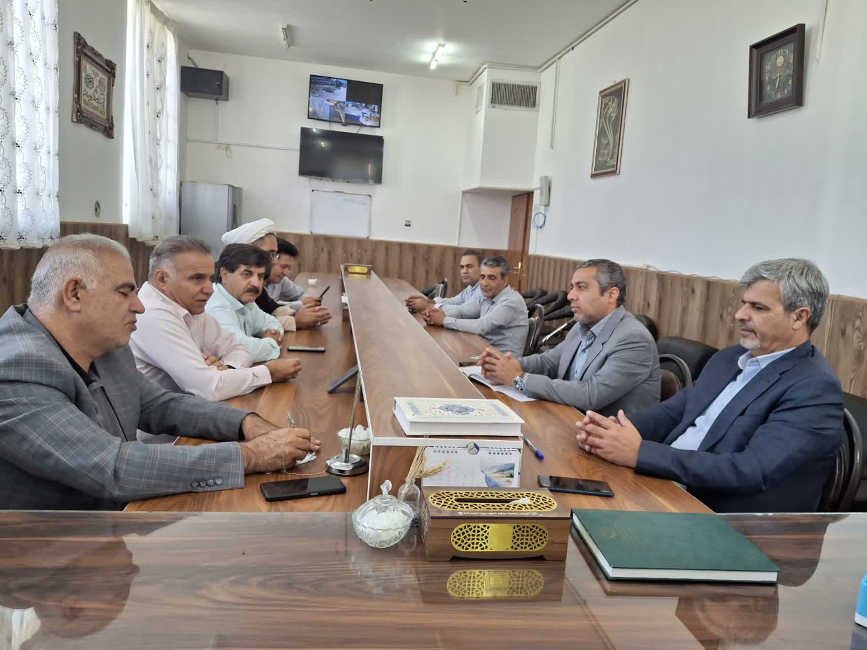 تأکید معاون جهاد کشاورزی یزد بر پیگیری مسائل اداری و رفاهی کارکنان مروست